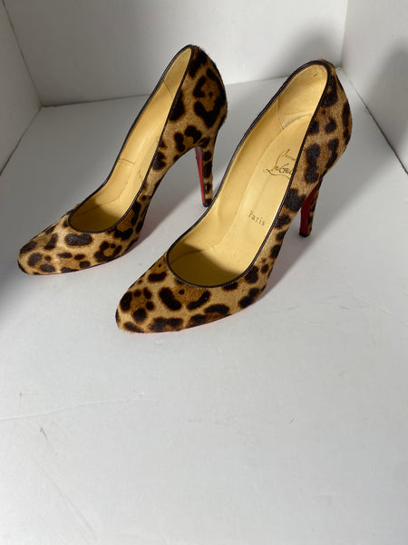 CHRISTIAN LOUBOUTIN
Ponyhair Animal Print Round Pumps
Size: US10 IT41