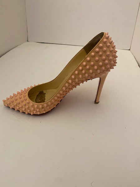 CHRISTIAN LOUBOUTIN
Leather Studded Accents Pumps Size: 9 | IT 39.5