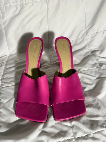 Bottega Veneta Pink Leather
Slide Sandals Size: 39.5 / 9