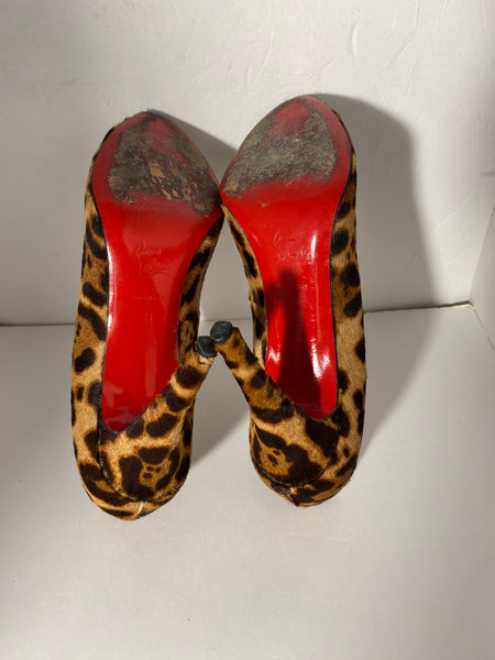 CHRISTIAN LOUBOUTIN
Ponyhair Animal Print Round Pumps
Size: US10 IT41