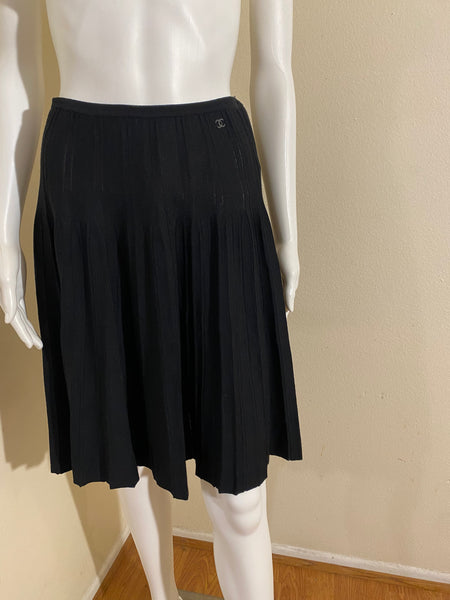 CHANEL Knee-Length Skirt Sz: 40/6