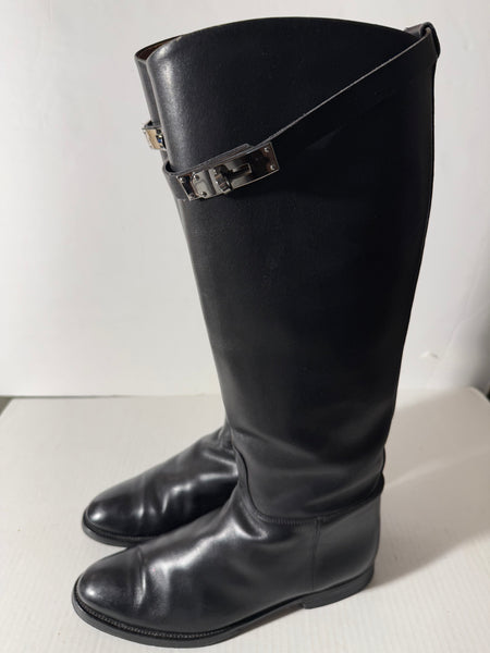 HERMES
Jumping leather riding boots
40 EU