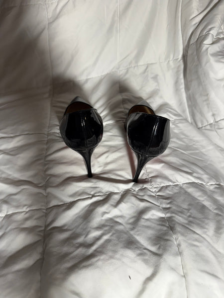 Christian Louboutin
Patent Leather Pump Size: 39.5/9