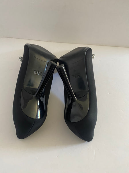 Zara Rhinestone Bow Heels Size: 40