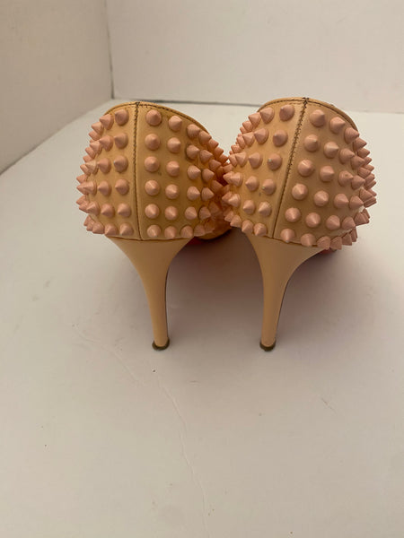 CHRISTIAN LOUBOUTIN
Leather Studded Accents Pumps Size: 9 | IT 39.5