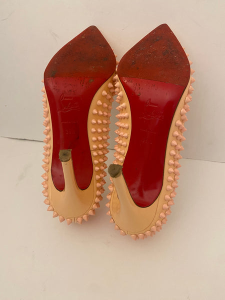 CHRISTIAN LOUBOUTIN
Leather Studded Accents Pumps Size: 9 | IT 39.5