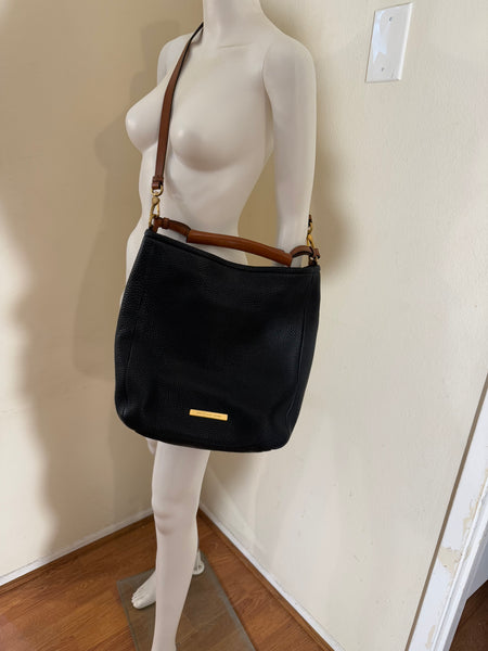 Marc Jacobs Leather Tote
Crossbody Bag