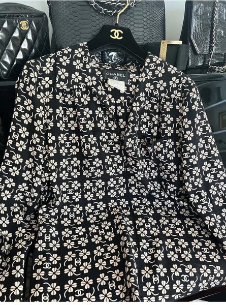 Chanel Black/ White silk Blouse Jacket Sz: 42