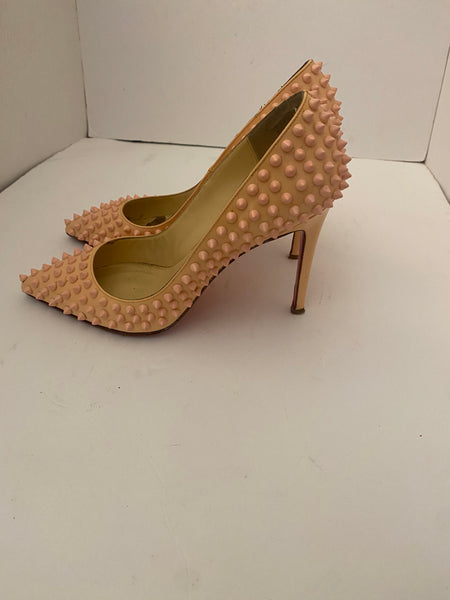 CHRISTIAN LOUBOUTIN
Leather Studded Accents Pumps Size: 9 | IT 39.5