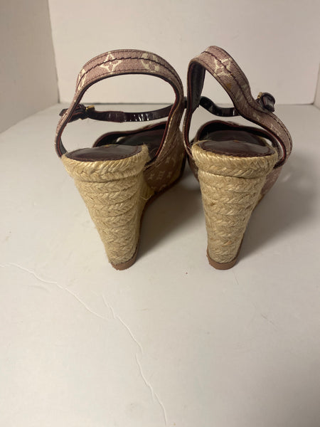 LOUIS VUITTON
Leather espadrilles Size: 39