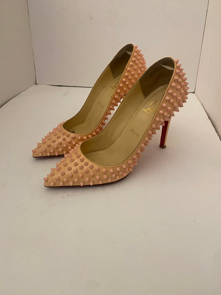 CHRISTIAN LOUBOUTIN
Leather Studded Accents Pumps Size: 9 | IT 39.5