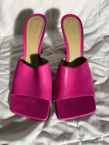 Bottega Veneta Pink Leather
Slide Sandals Size: 39.5 / 9