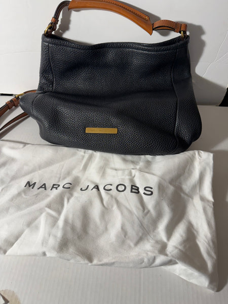 Marc Jacobs Leather Tote
Crossbody Bag