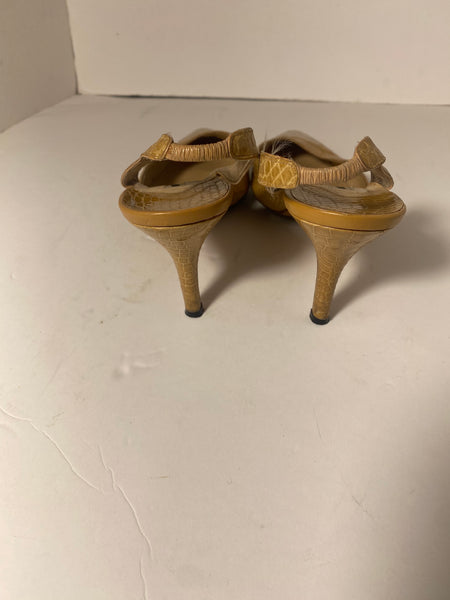 Manolo Blahnik Beige ALLIGATOR Slingback
SHOES 39.5