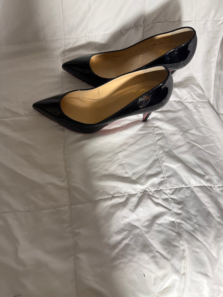 Christian Louboutin
Patent Leather Pump Size: 39.5/9