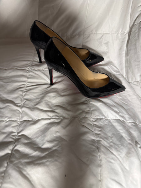 Christian Louboutin
Patent Leather Pump Size: 39.5/9