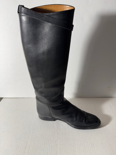 HERMES
Jumping leather riding boots
40 EU