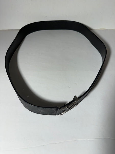 LOUIS VUITTON
Monogram LV Reversible Belt 90 /36