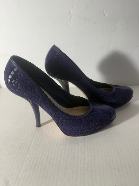 Dior Purple Suede Cutwork
Stiletto Heels Size 39.5