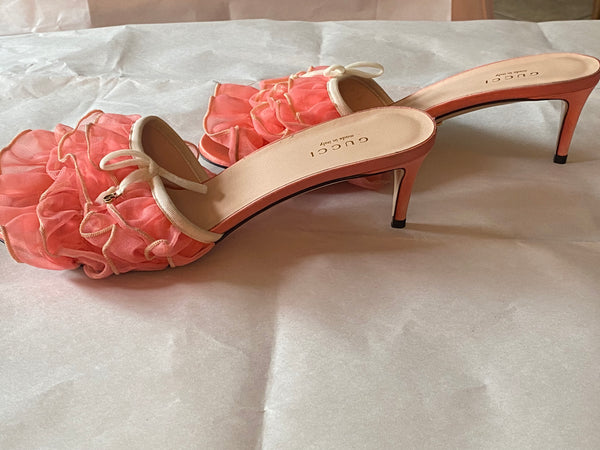 Gucci Ruffled Peach Sandals Sz 38 /8