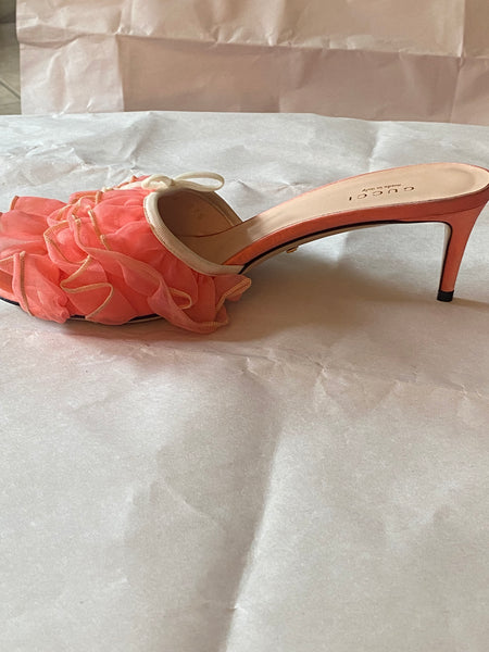 Gucci Ruffled Peach Sandals Sz 38 /8