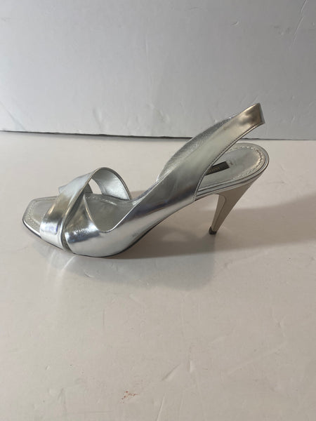 Louis Vuitton Silver Patent Leather Slingback Sandals Sz: 39.5/9