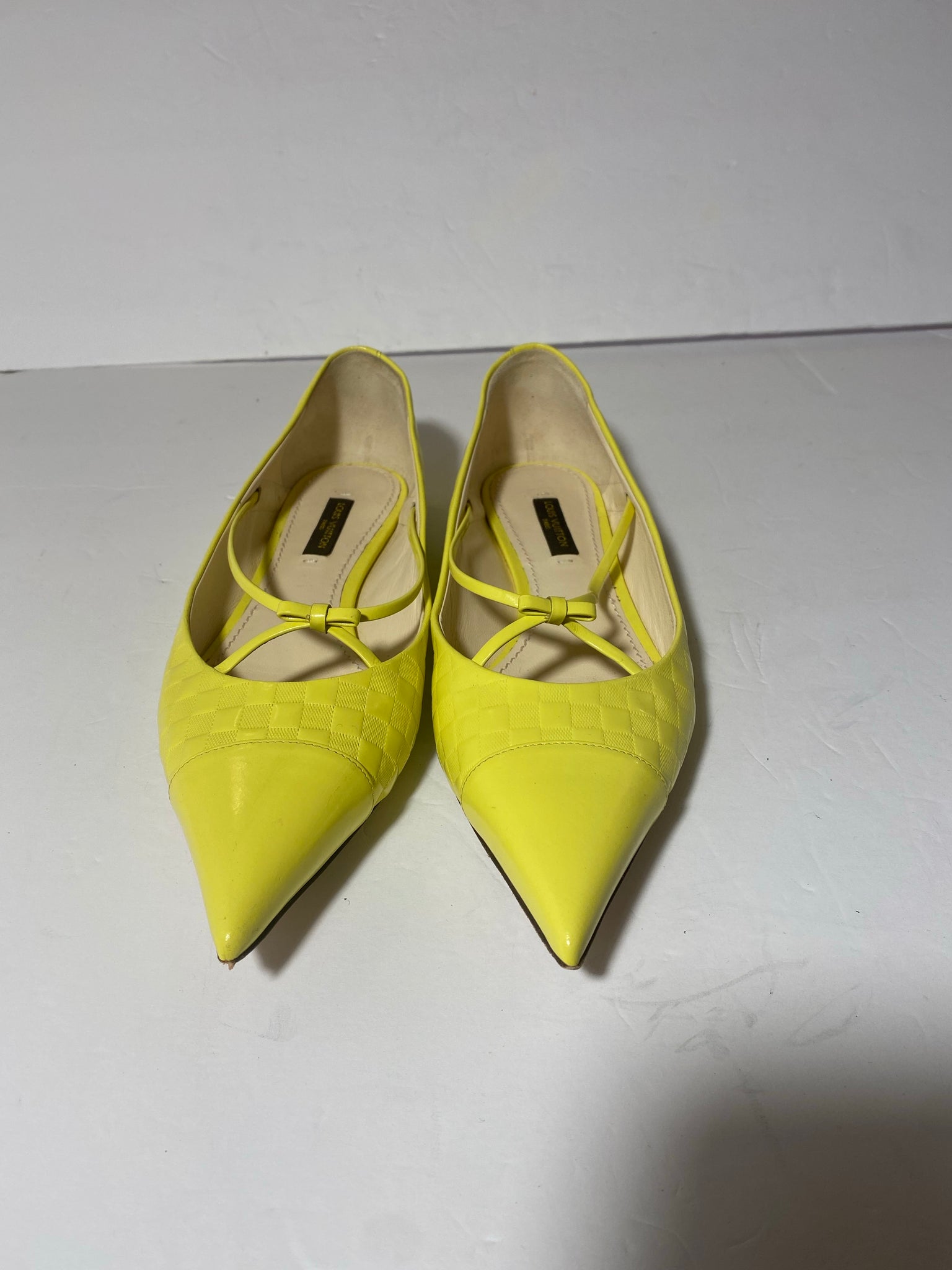 Louis Vuitton Yellow Leather Bow Embellished Pointed Ballet Flats Size: 37