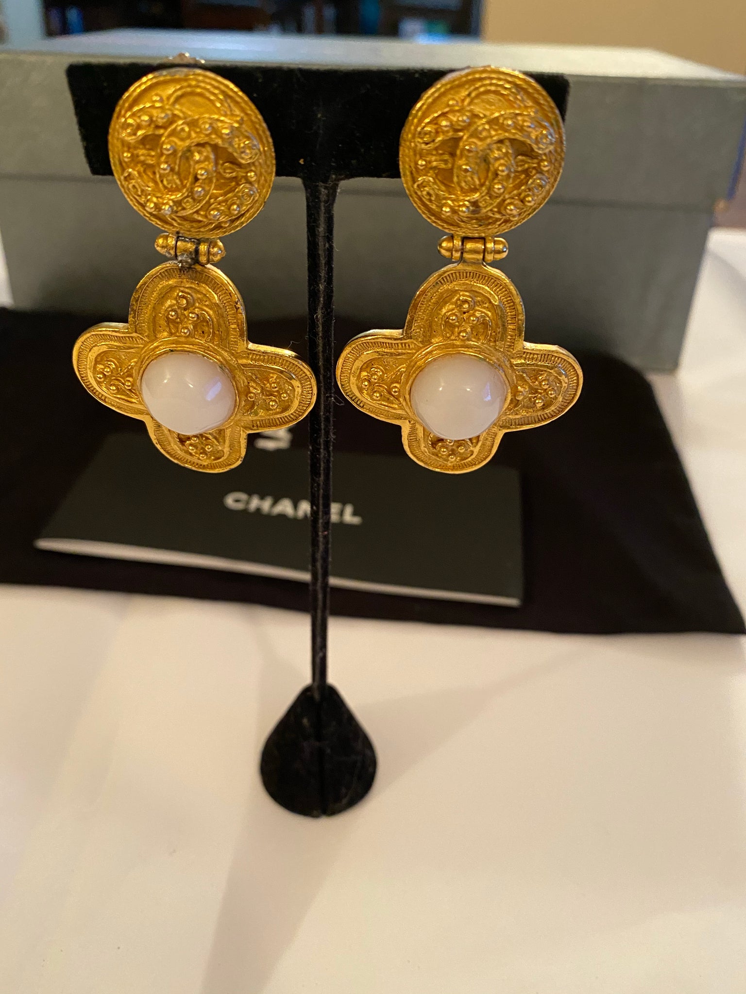 CHANEL pearl drop earrings