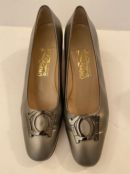 Salvatore Ferragamo Grey Leather Pumps