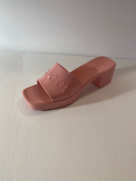 Gucci logo embossed sandals Size: 39 US 9