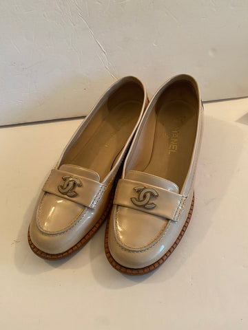 Chanel Beige Mocassins Loafer Sz: 39.5/9