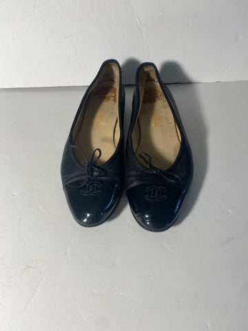 CHANEL CAP TOE BALLET FLATS Size: 41/10