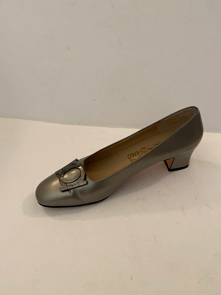 Salvatore Ferragamo Grey Leather Pumps