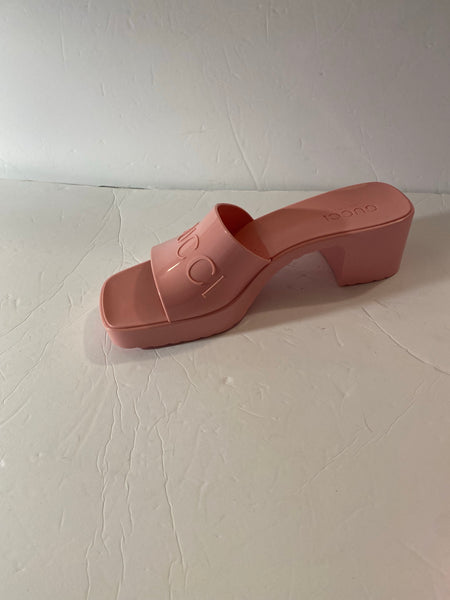 Gucci logo embossed sandals Size: 39 US 9