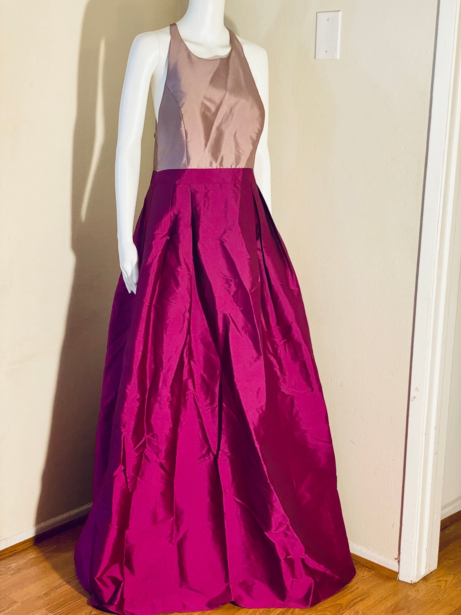 ADRIANA P EVENING GOWN Sz: 8