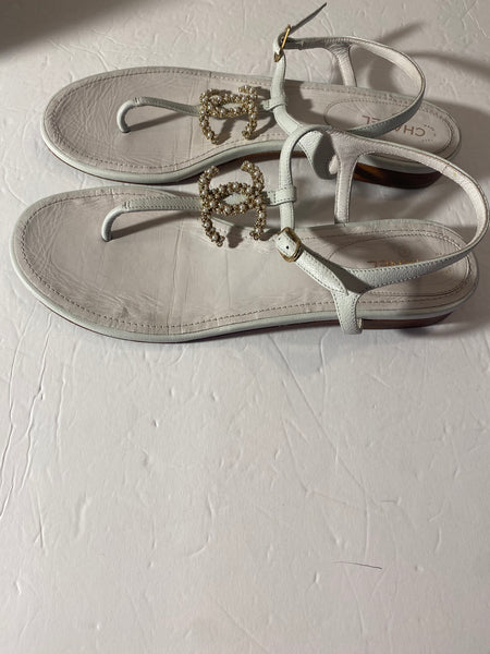 Chanel White Quilted Leather Sandals Sz:40/9