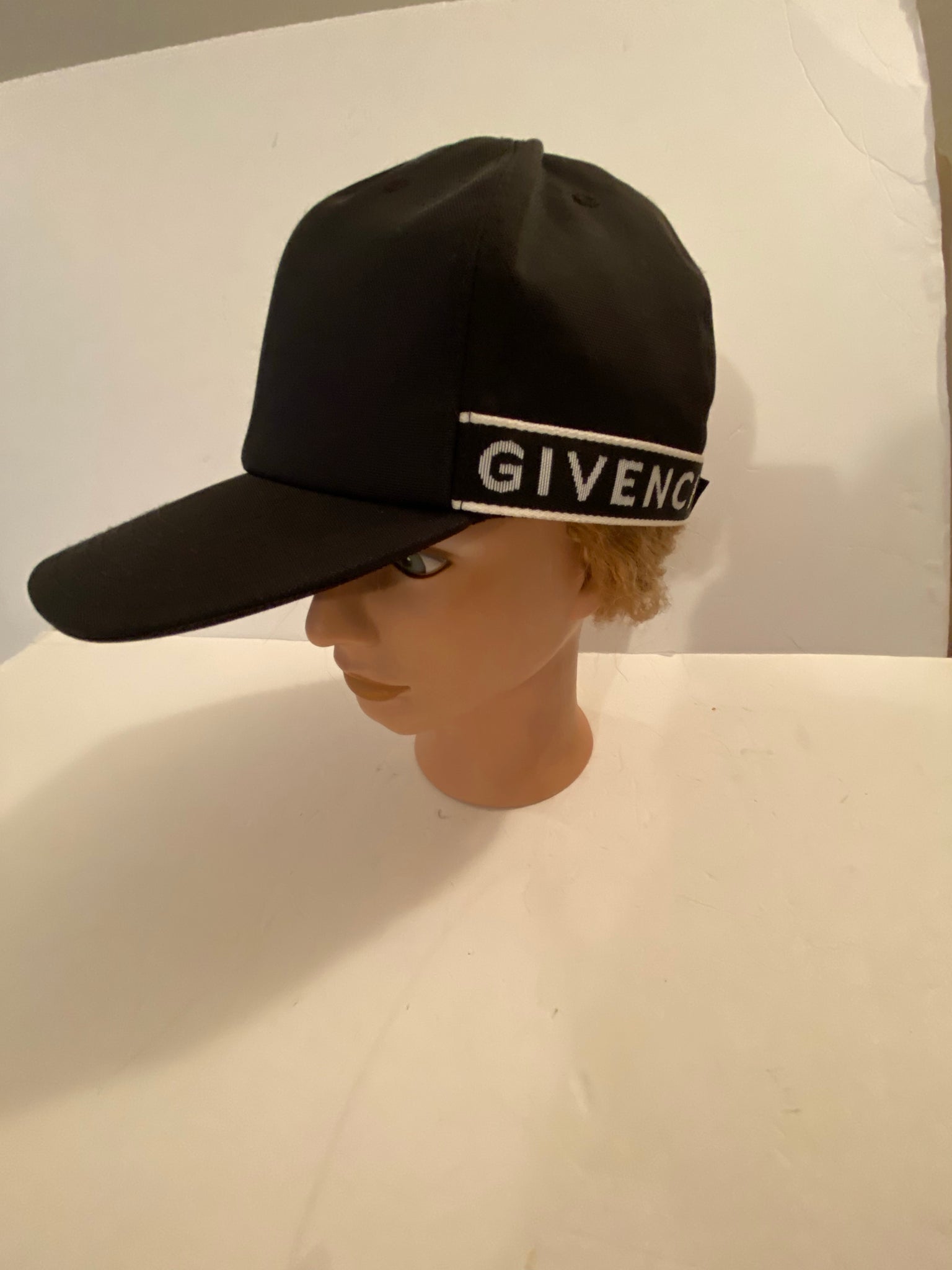 GIVENCHY Logo intarsia cap