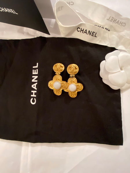 CHANEL pearl drop earrings