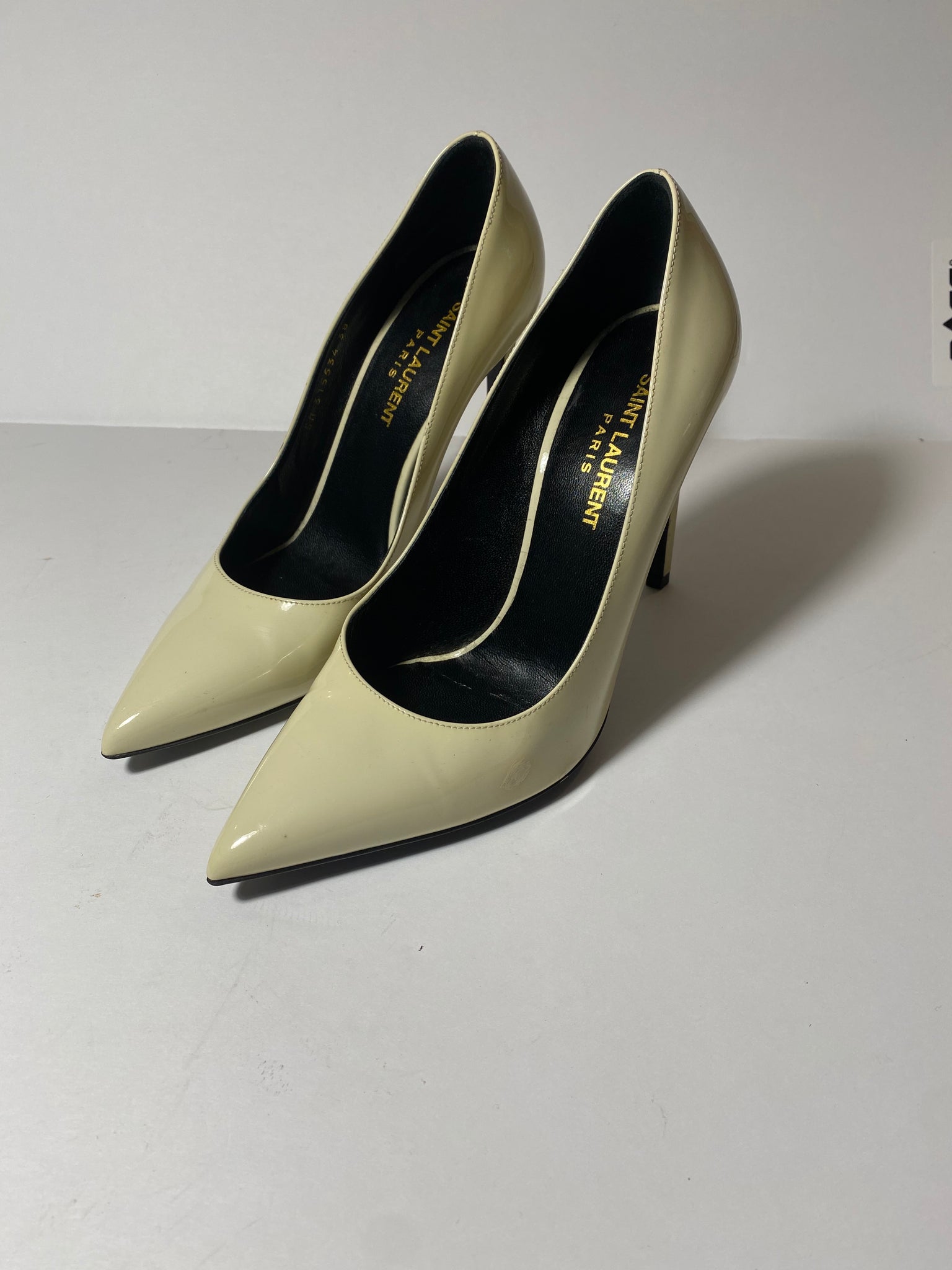 Saint Laurent ANJA PUMPS IN PATENT LEATHER Size: 38