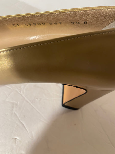 Salvatore Ferragamo Gold Leather Pumps Sz: 39.5/9