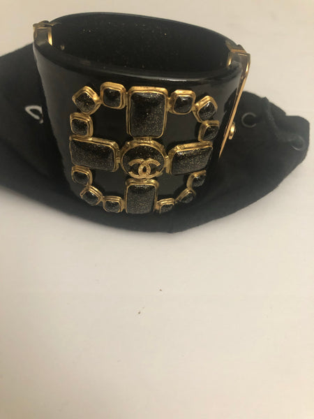 CHANEL CUFF