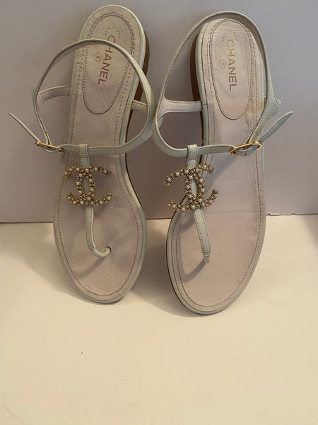 Chanel White Quilted Leather Sandals Sz:40/9