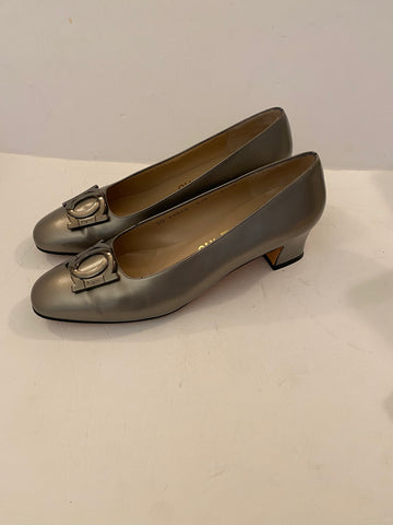 Salvatore Ferragamo Grey Leather Pumps