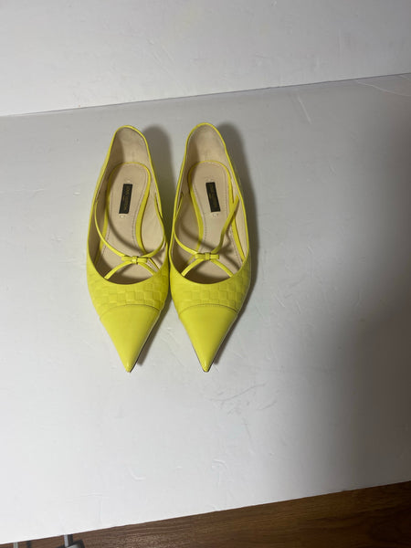 Louis Vuitton Yellow Leather Bow Embellished Pointed Ballet Flats Size: 37