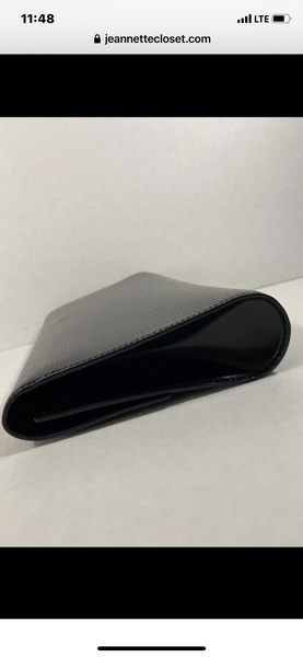 Authentic LOUIS VUITTON BLACK ÉPI CLUTCH