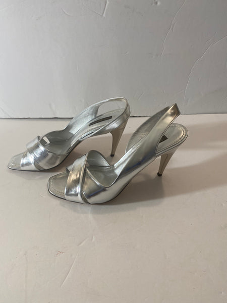 Louis Vuitton Silver Patent Leather Slingback Sandals Sz: 39.5/9