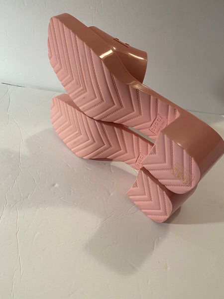 Gucci logo embossed sandals Size: 39 US 9