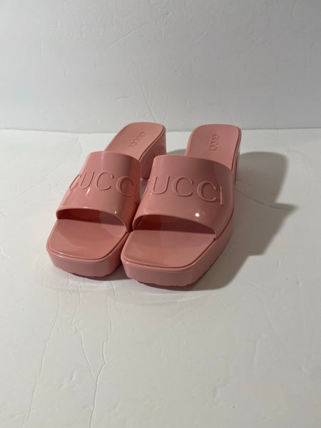 Gucci logo embossed sandals Size: 39 US 9