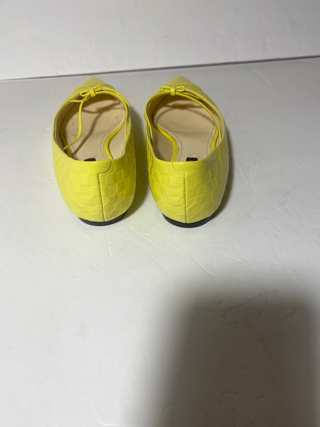 Louis Vuitton Yellow Leather Bow Embellished Pointed Ballet Flats Size: 37