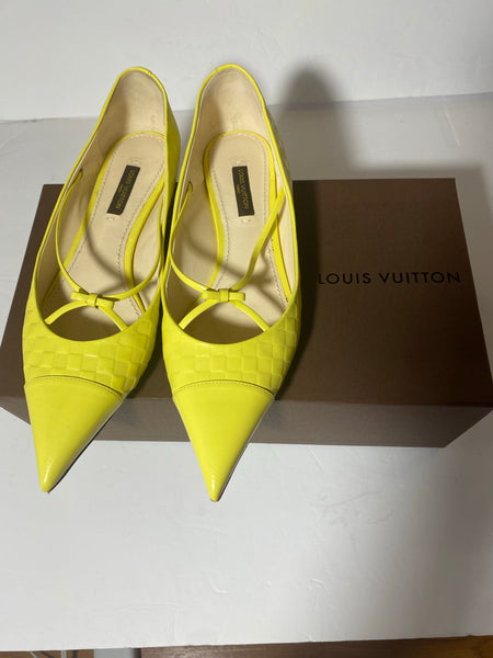 Louis Vuitton Yellow Leather Bow Embellished Pointed Ballet Flats Size: 37